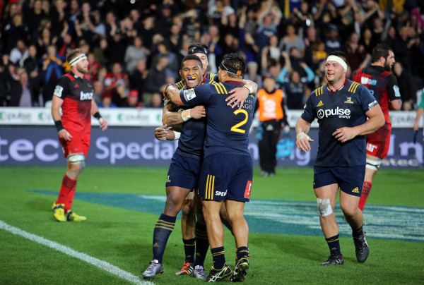 Highlanders celebrate waisake naholo try