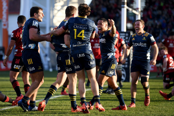 Highlanders vs crusaders celebrating try